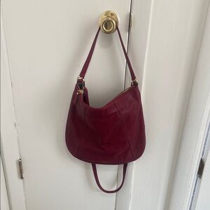 FOSSIL Women's Gwen Hobo Red Pebble Leather Crossbody Bag Zip Bottom Expandable